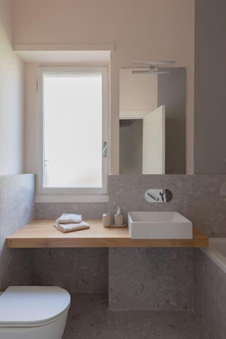 Modern Spacious On The Tevere * Roma